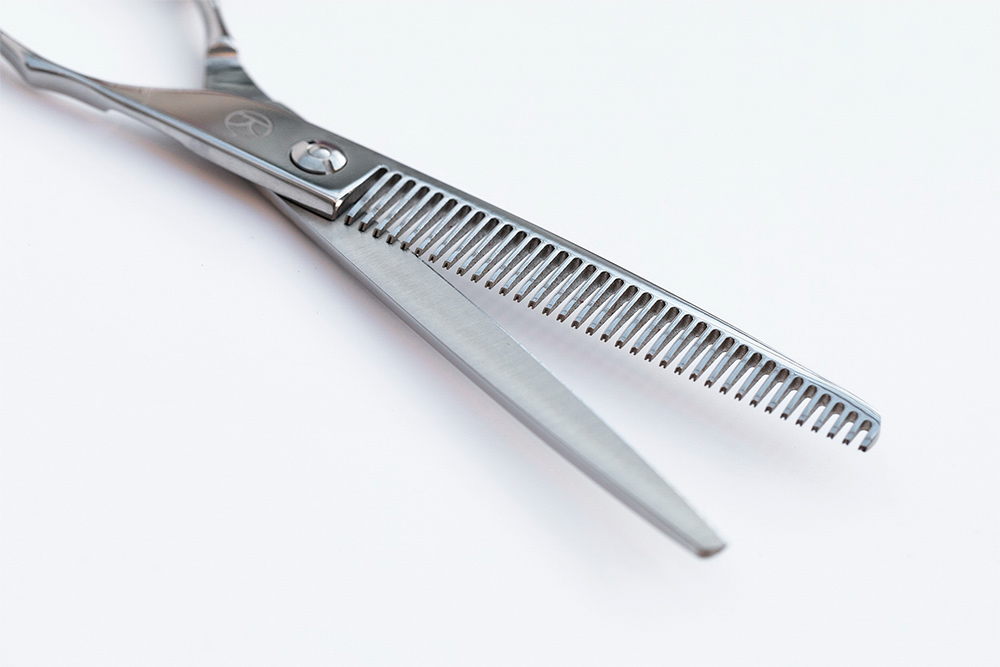 Barber-7-Inch-Thinning-Close-Up-1.jpg